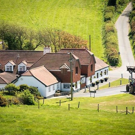 The Chequers Inn Rookley Exterior foto