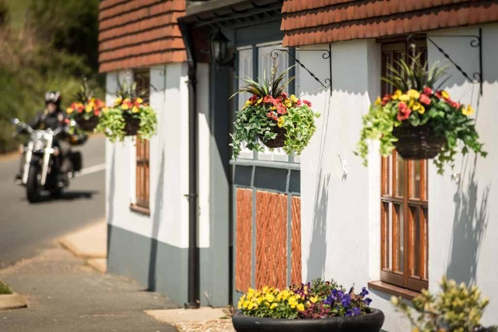 The Chequers Inn Rookley Exterior foto