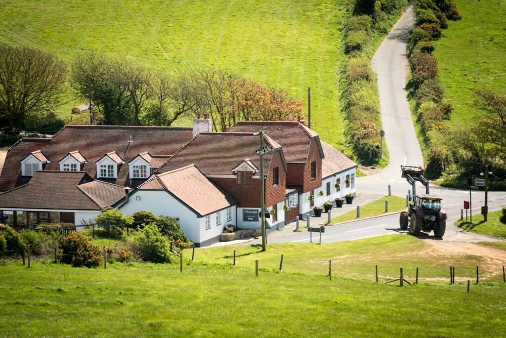 The Chequers Inn Rookley Exterior foto